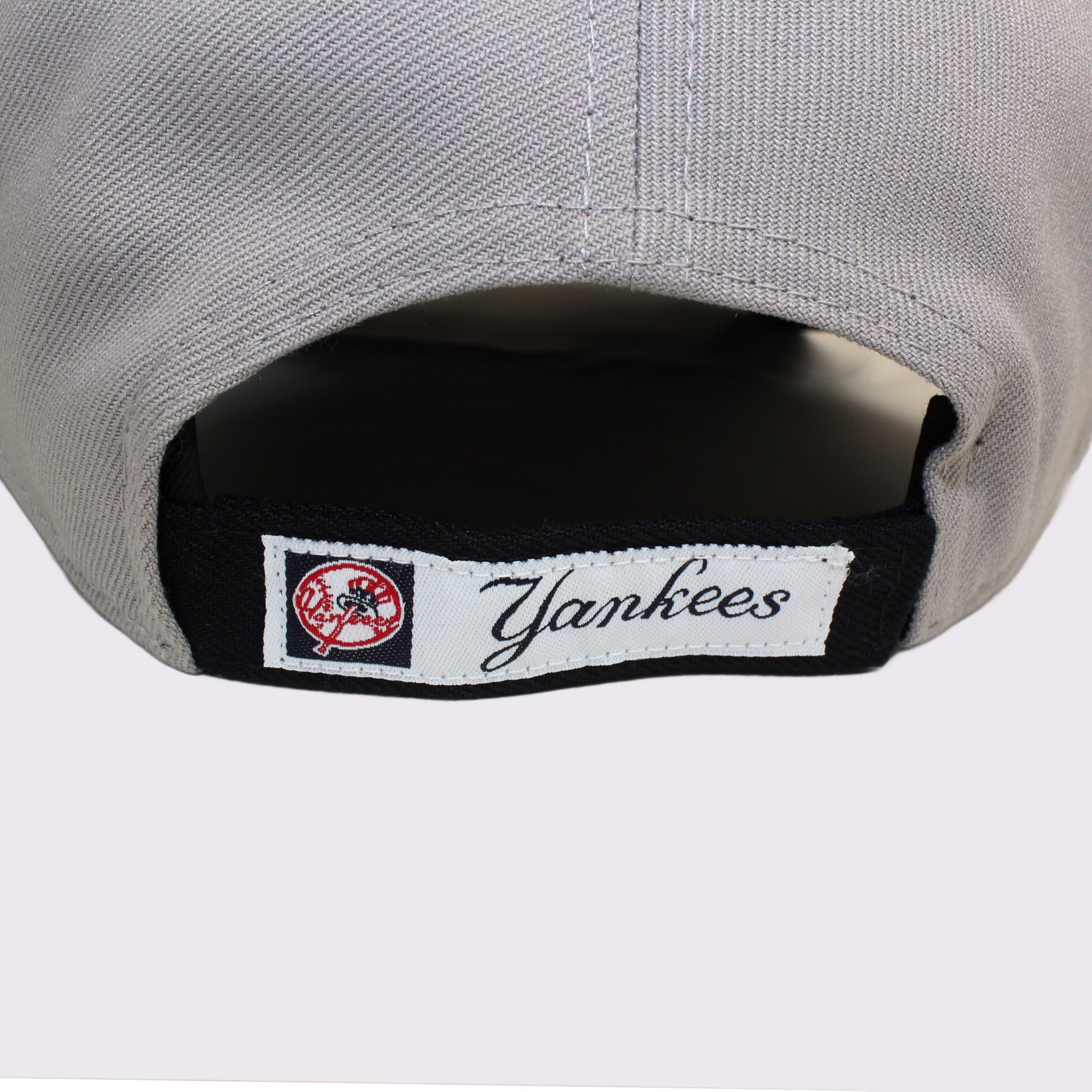 NEW ERA 9FORTY 2-Tone Woven Label ニューヨーク・ヤンキース グレー ネイビーバイザー