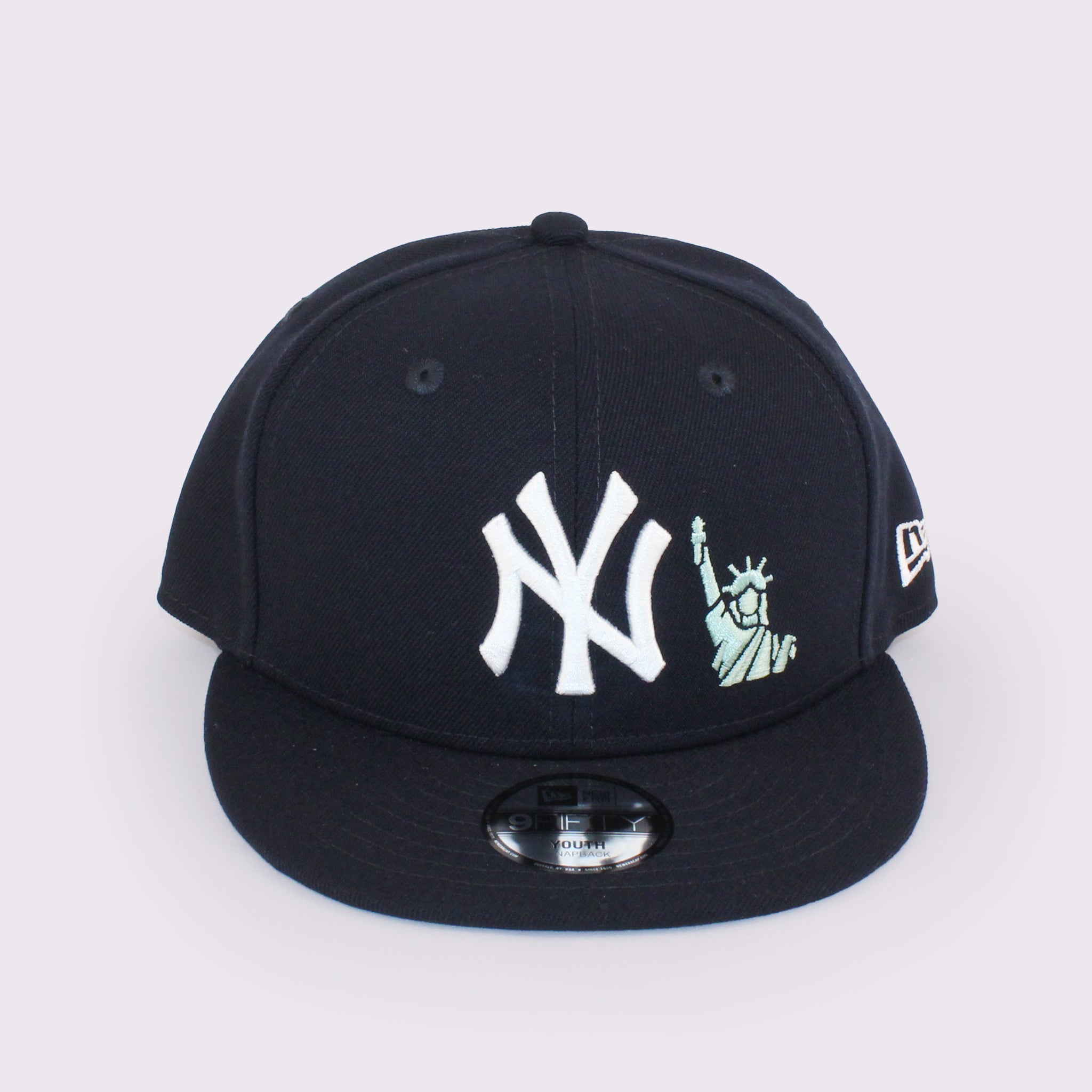 NEW ERA Youth 9FIFTY 自由の女神 エンブロイダリー ニューヨーク・ヤンキース ネイビー