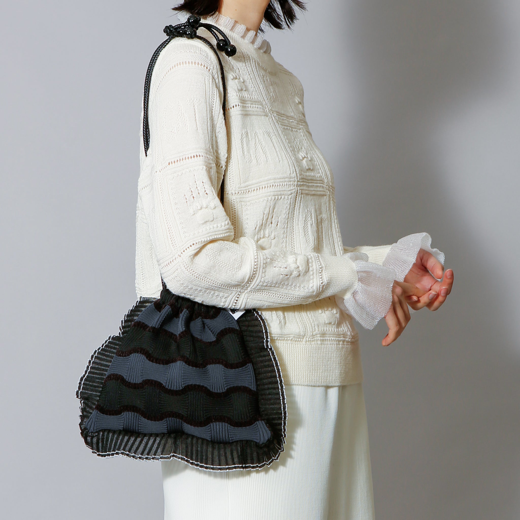 予約販売【NYANDER KNIT/ニャンダーニット】FRILL SHEER KNIT POUCH