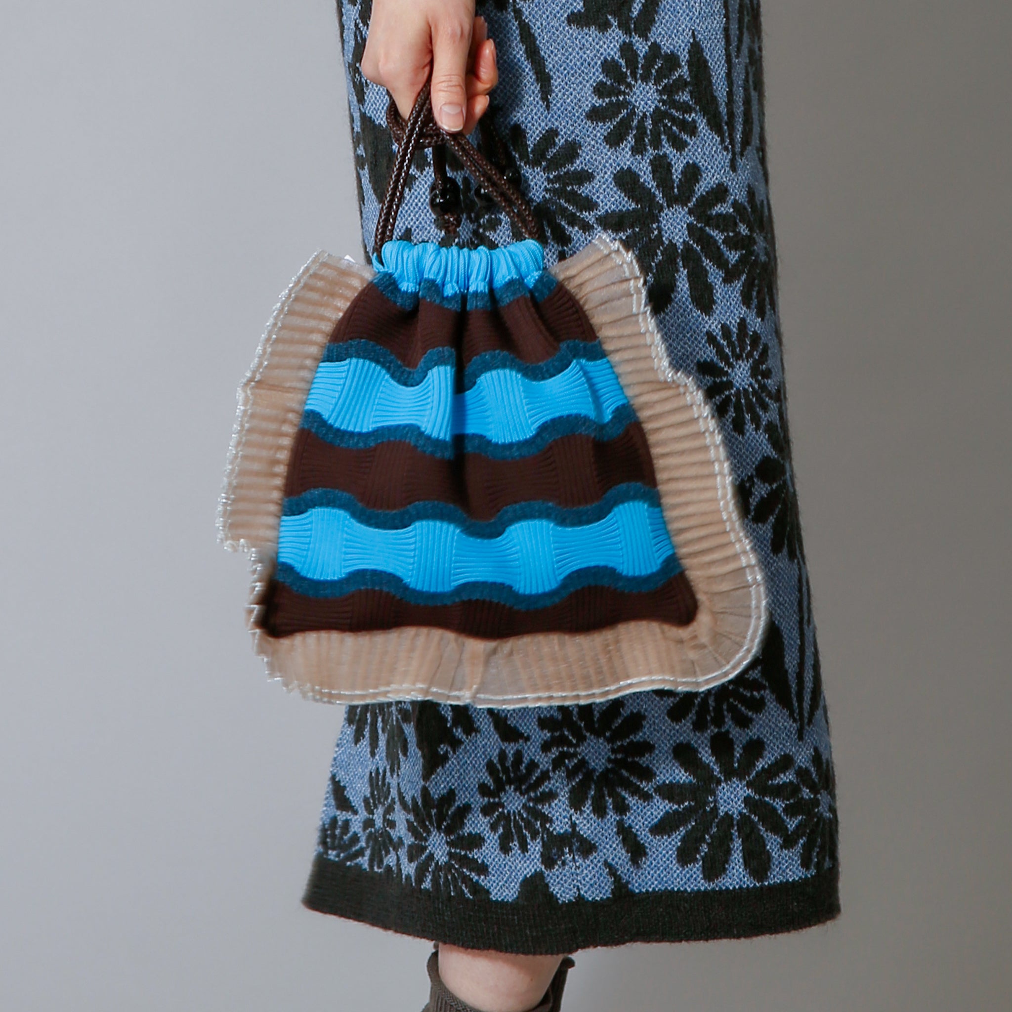 予約販売【NYANDER KNIT/ニャンダーニット】FRILL SHEER KNIT POUCH