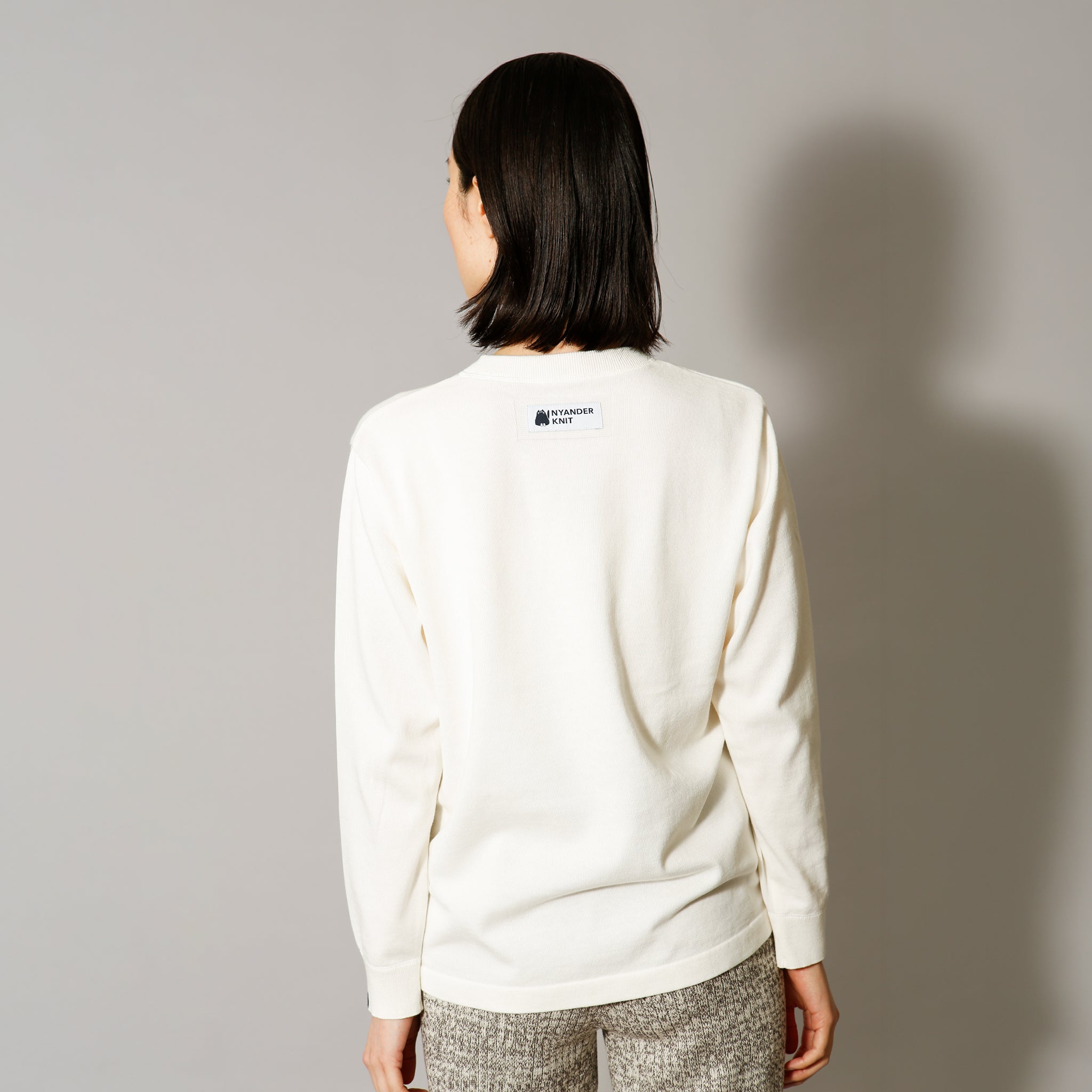 予約販売【NYANDER KNIT/ニャンダーニット】Reaching Cat pull
