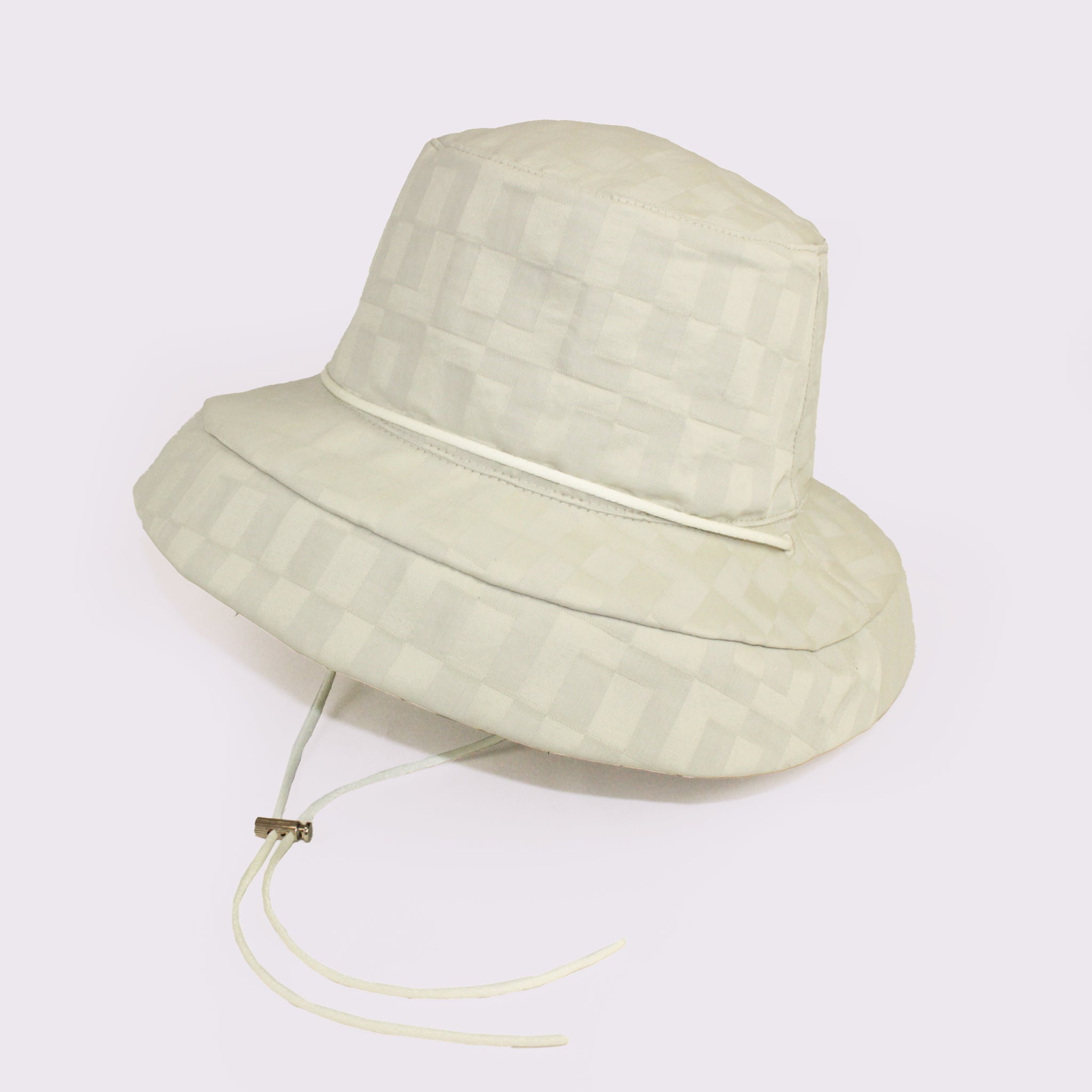 rinon dot carreリバーカサブランカ