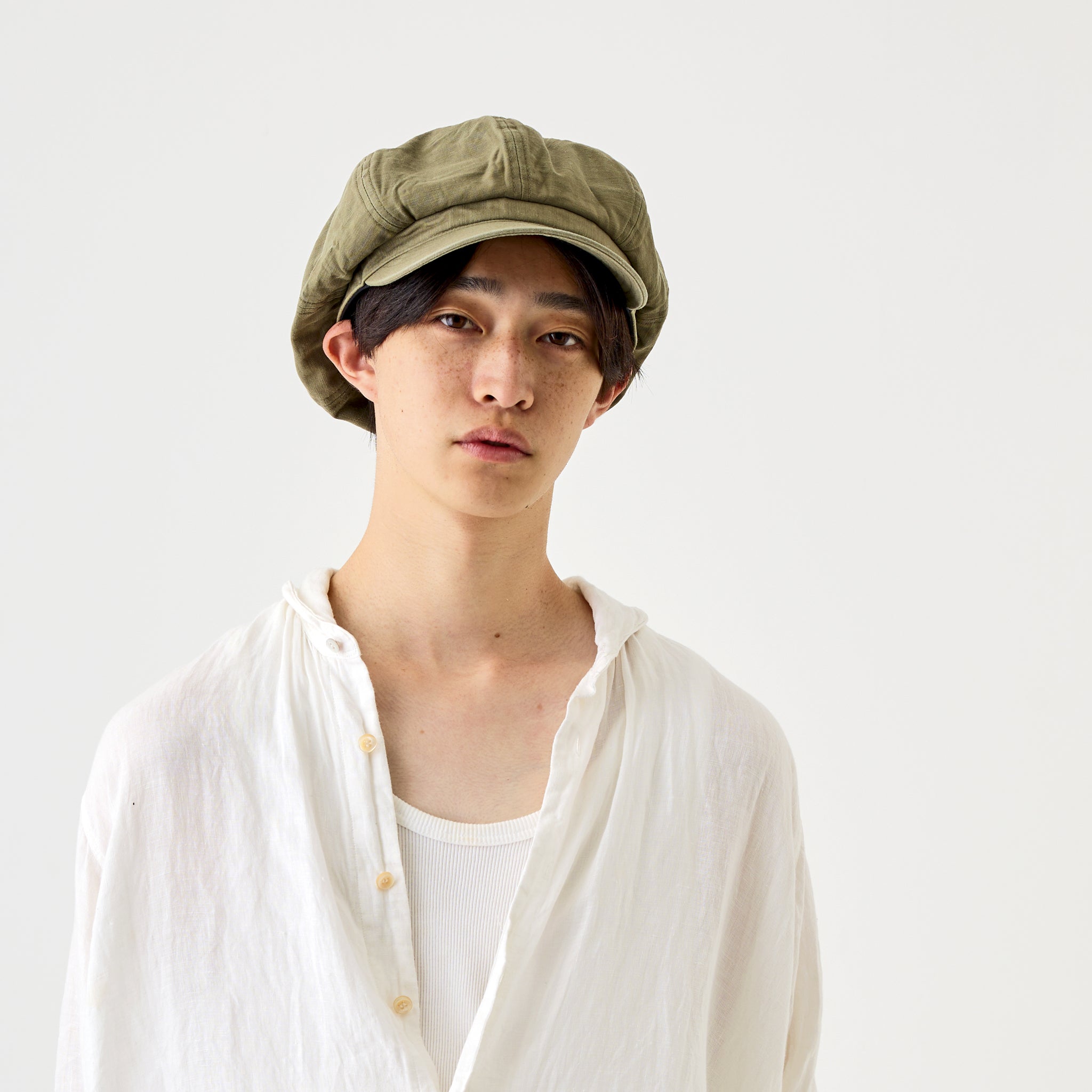 バックサテンニュースボーイキャップ