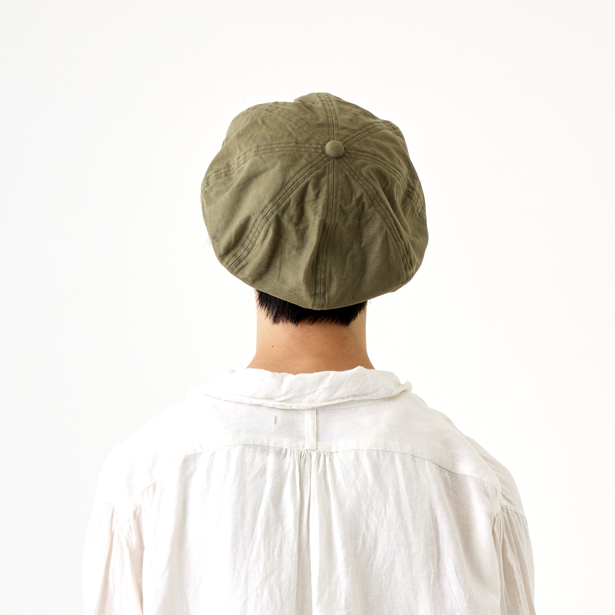 バックサテンニュースボーイキャップ