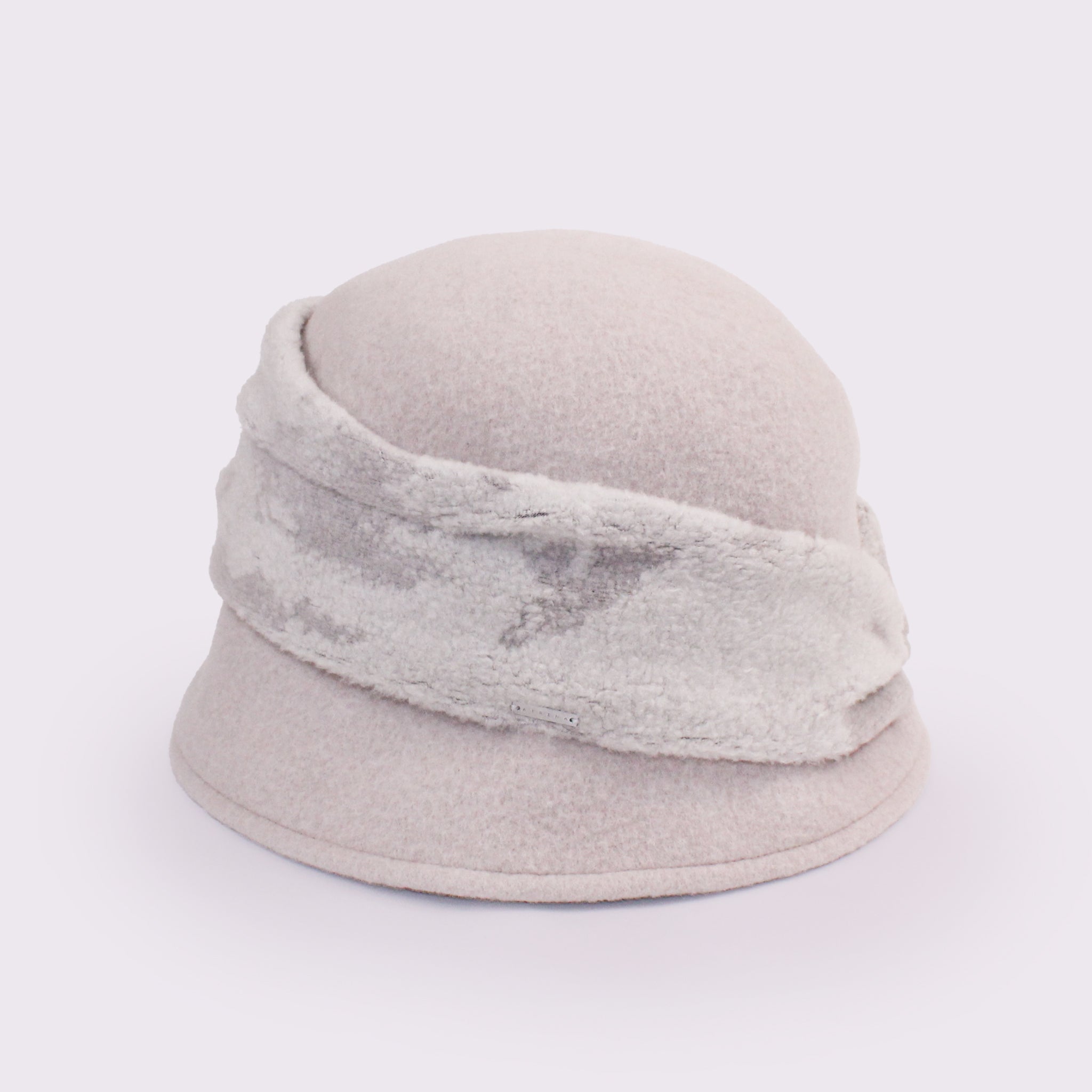 ウォームバスクベルハット