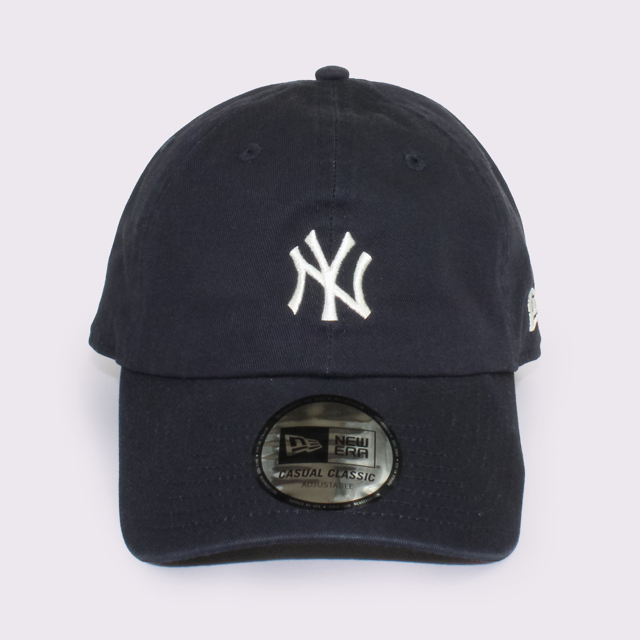 NEW ERA カジュアルクラシック MLB Casual Classic ニューヨーク・ヤンキース ミッドロゴ ネイビー |【公式】帽子専門店 ATRENA（アトレナ） オンラインストア