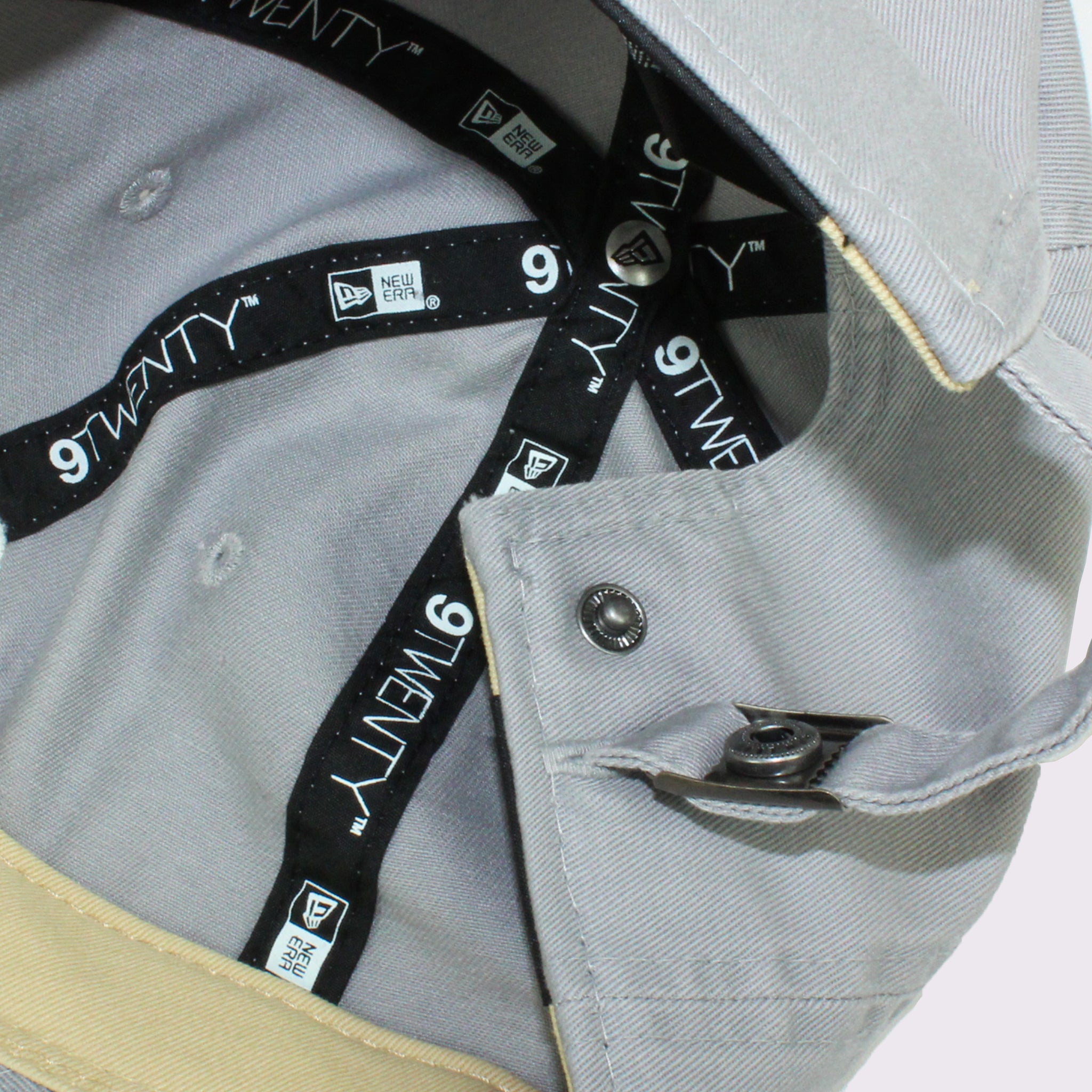 NEW ERA 9TWENTY Khaki Sweat Band シカゴ・ホワイトソックス グレー カーキスウェットバンド |【公式】帽子専門店 ATRENA（アトレナ） オンラインストア