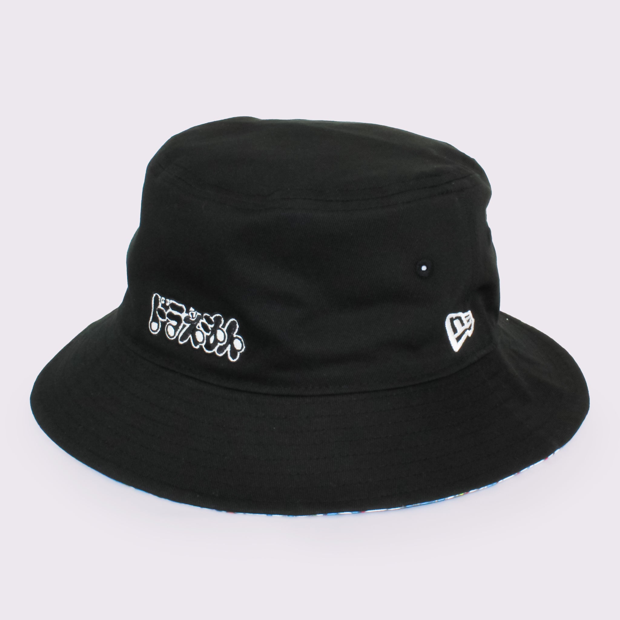 NEW ERA バケット01 リバーシブル ドラえもん モノグラム ブラック / マルチカラー |【公式】帽子専門店 ATRENA（アトレナ） オンラインストア