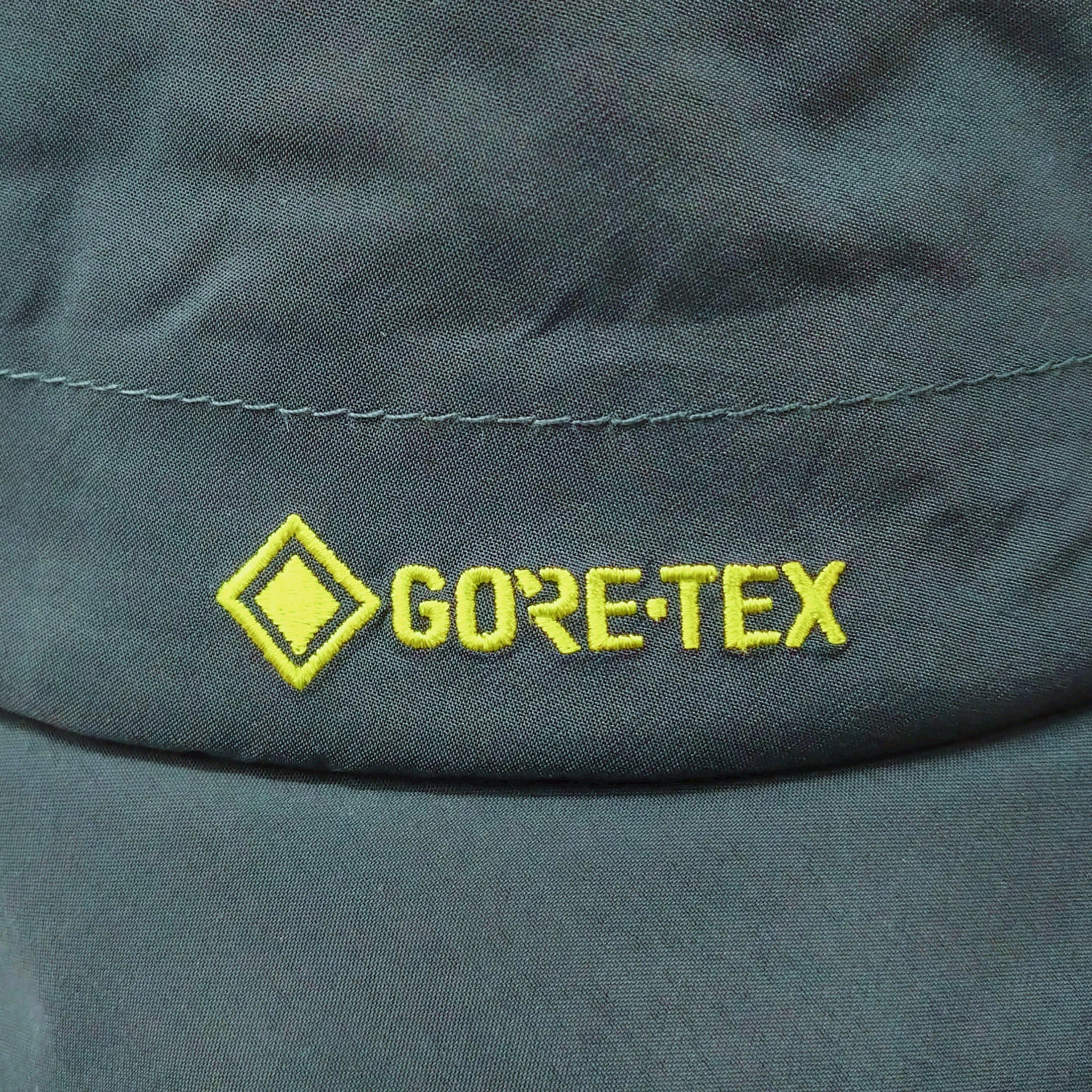 GORE-TEX PUFFER HAT