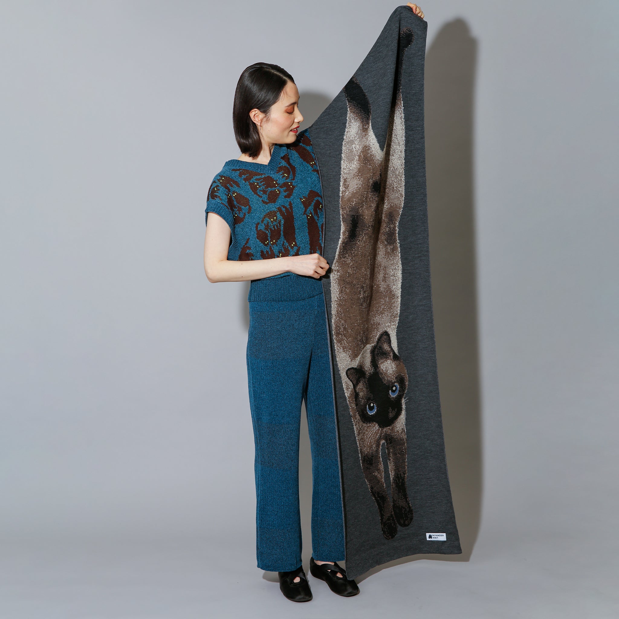 予約販売【NYANDER KNIT/ニャンダーニット】STRETCHING CAT SCARF