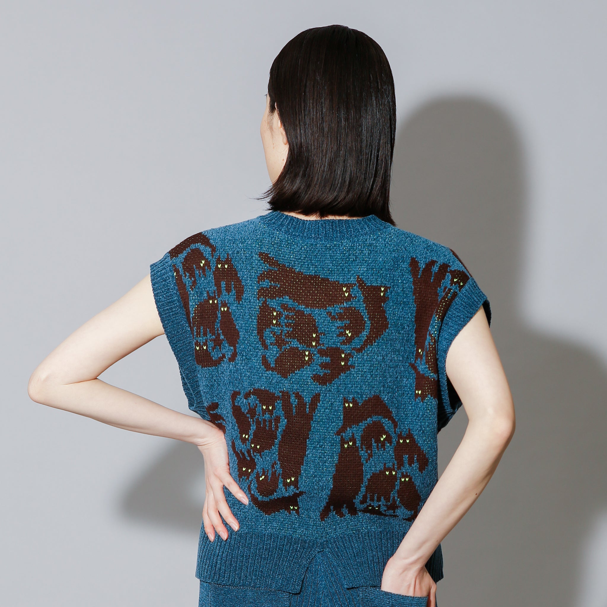 【NYANDER KNIT/ニャンダーニット】  NIGHT CAT JQ VEST