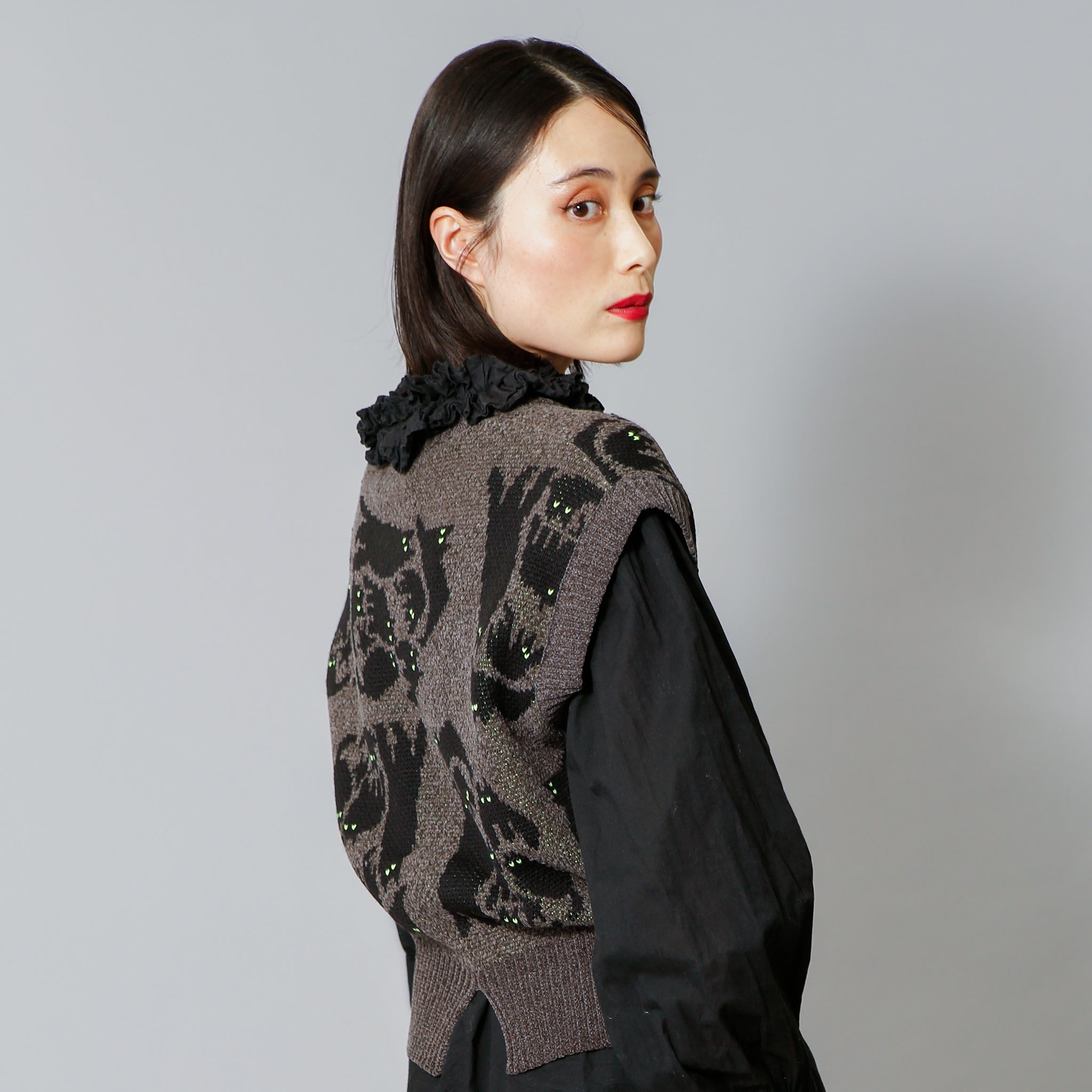 予約販売【NYANDER KNIT/ニャンダーニット】  NIGHT CAT JQ VEST