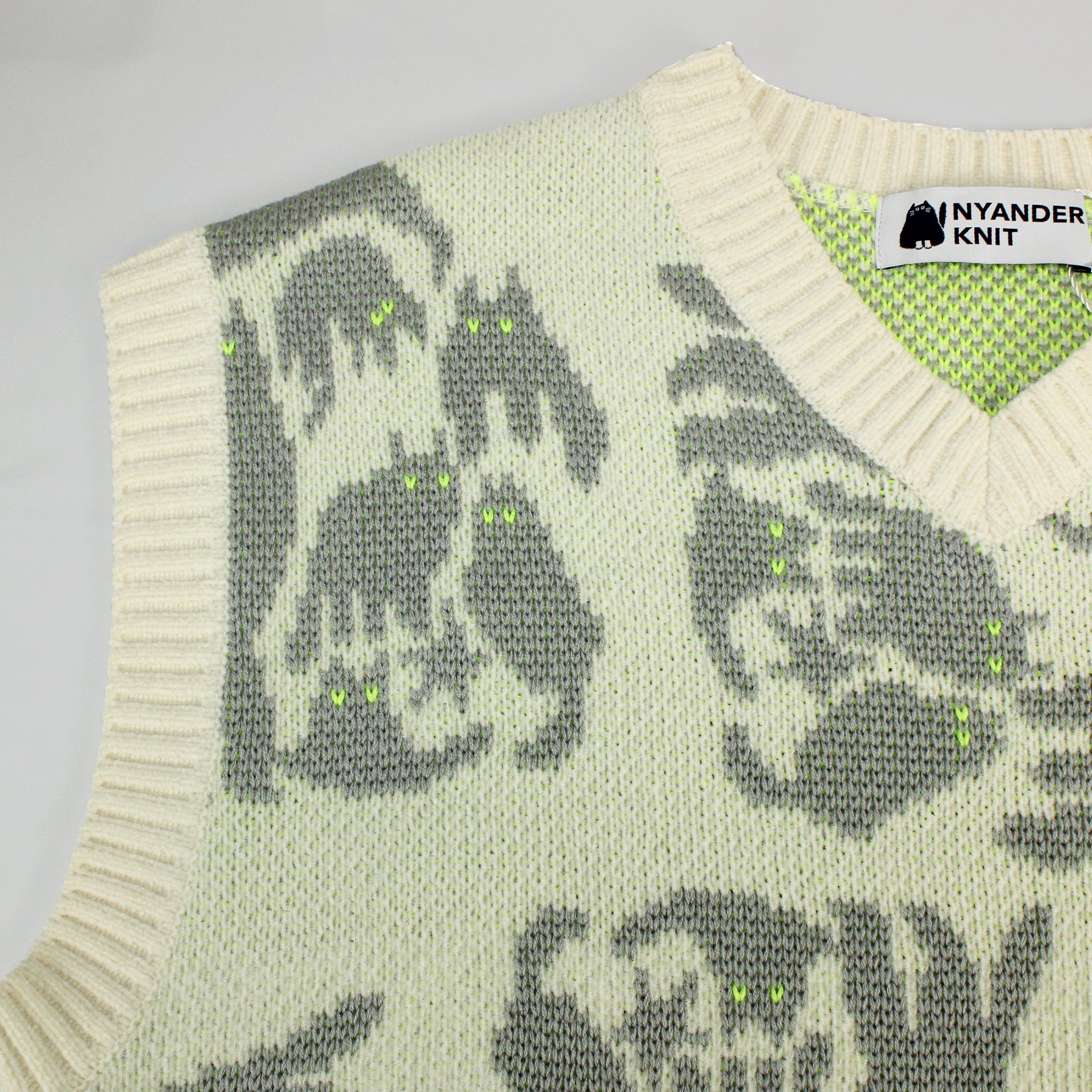 【NYANDER KNIT/ニャンダーニット】  NIGHT CAT JQ VEST