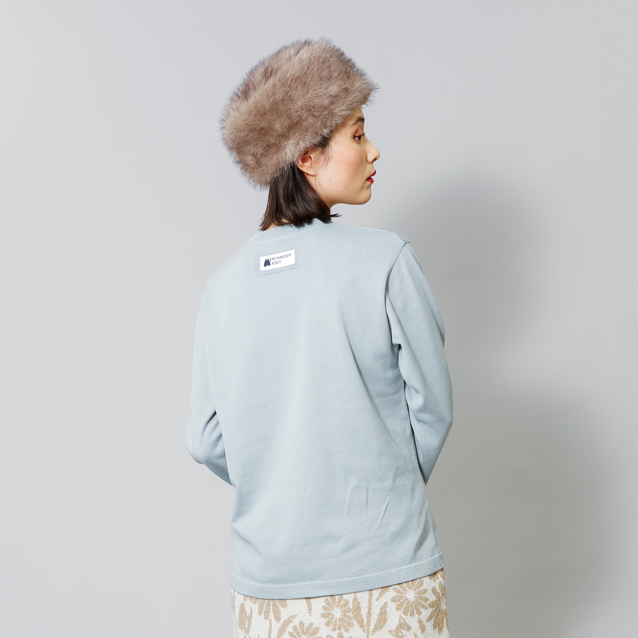 予約販売【NYANDER KNIT/ニャンダーニット】Reaching Cat pull
