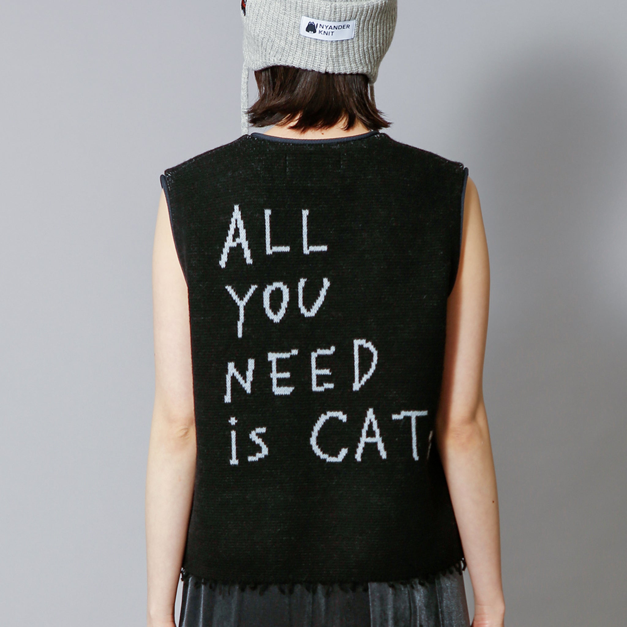 予約販売【NYANDER KNIT/ニャンダーニット】TABBY CAT KNIT VEST