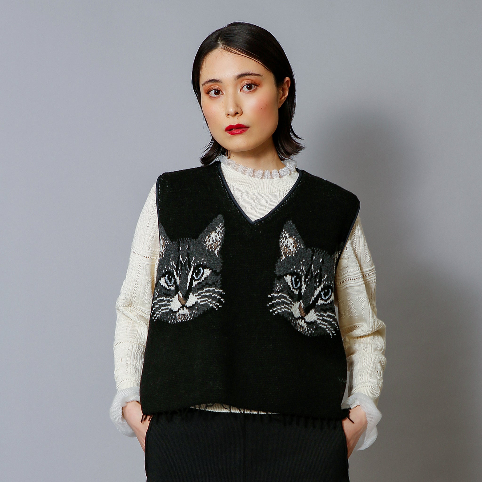 予約販売【NYANDER KNIT/ニャンダーニット】TABBY CAT KNIT VEST